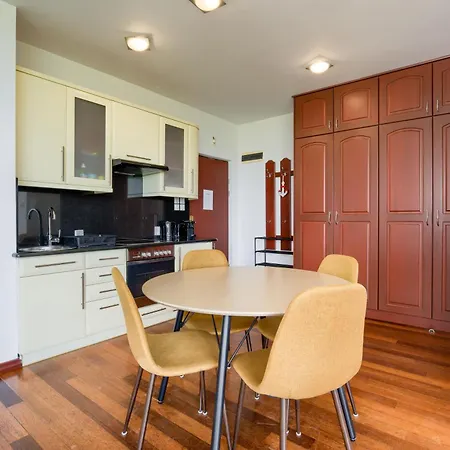 Apartamentyprzymorzu Reymonta Z Widokiem Na Morze Lägenhet *