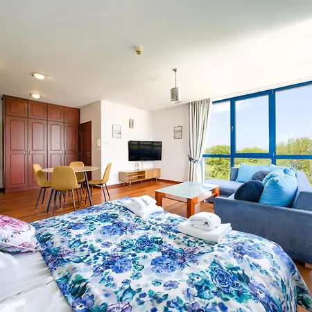 Apartamentyprzymorzu Reymonta Z Widokiem Na Morze Апартаменты